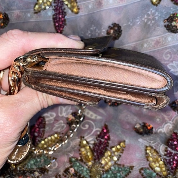 Louis Vuitton Elise Purse In Monogram, Crossgrain Leather with Chain and Charm - Picture 8 of 11